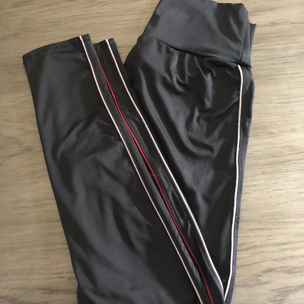 🖤🍷Tummy control Activewear Leggings🍷🖤